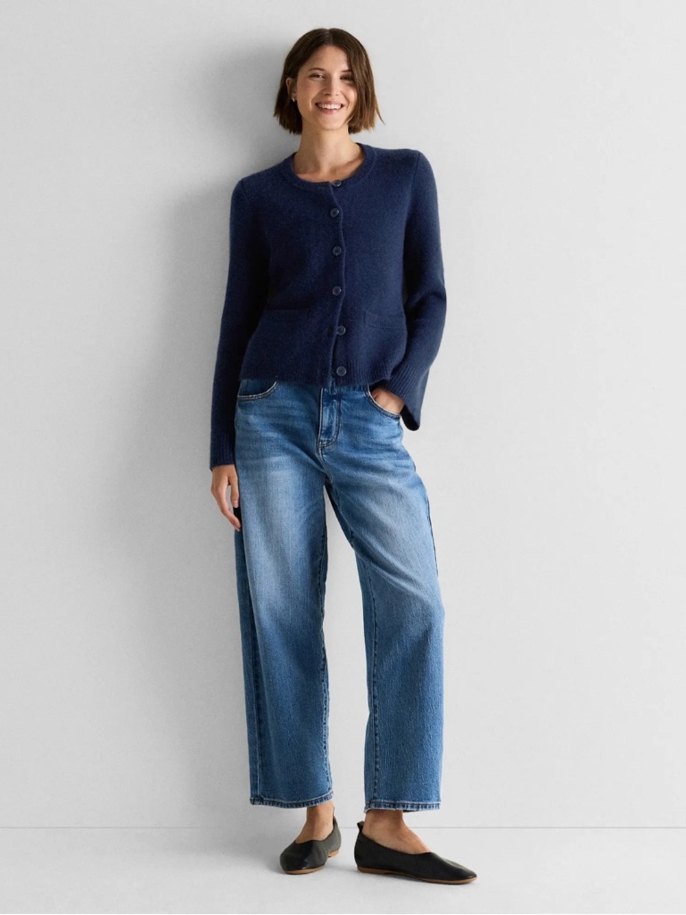 Quince Mongolian Cashmere Structured Cardigan TRUE Navy
Sleeved Top L - Picture 3 of 10